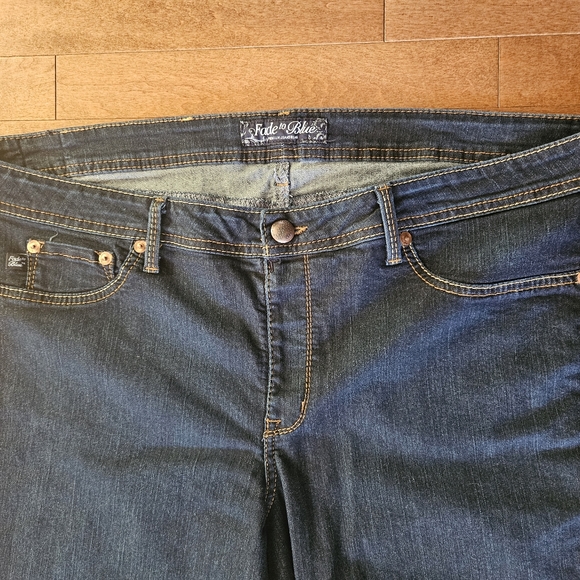 FADE TO BLUE Plus Size Woman's Jeans Size 3X (Size 22) - Picture 3 of 9